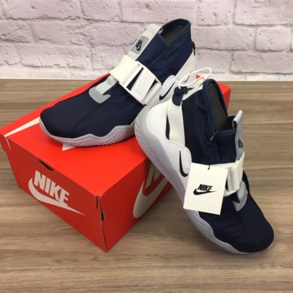 Nike Other - Nike Navy Blue Komyuter - Size 10